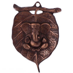 wall hanging to Kakinada
