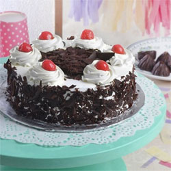 1kg Black Forest cake to Vizag