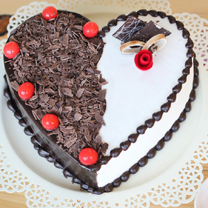 Black forest cake  to Kakinada