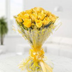 15 Yellow roses 