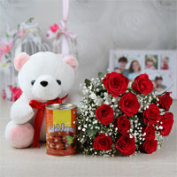 Roses&sweets to Kakinada