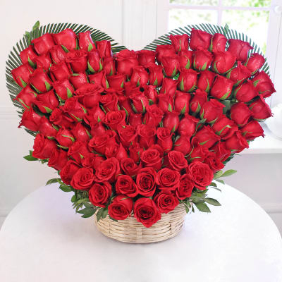 Heart Shaped  Of 100 Red Roses