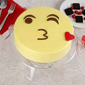 Cute Kiss Emoji cake  to Kakinada